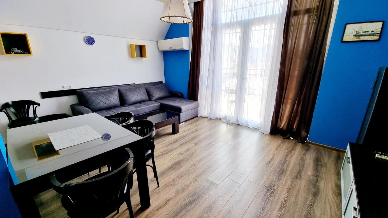 Old Batumi Mgzavrebi Apartments Екстер'єр фото