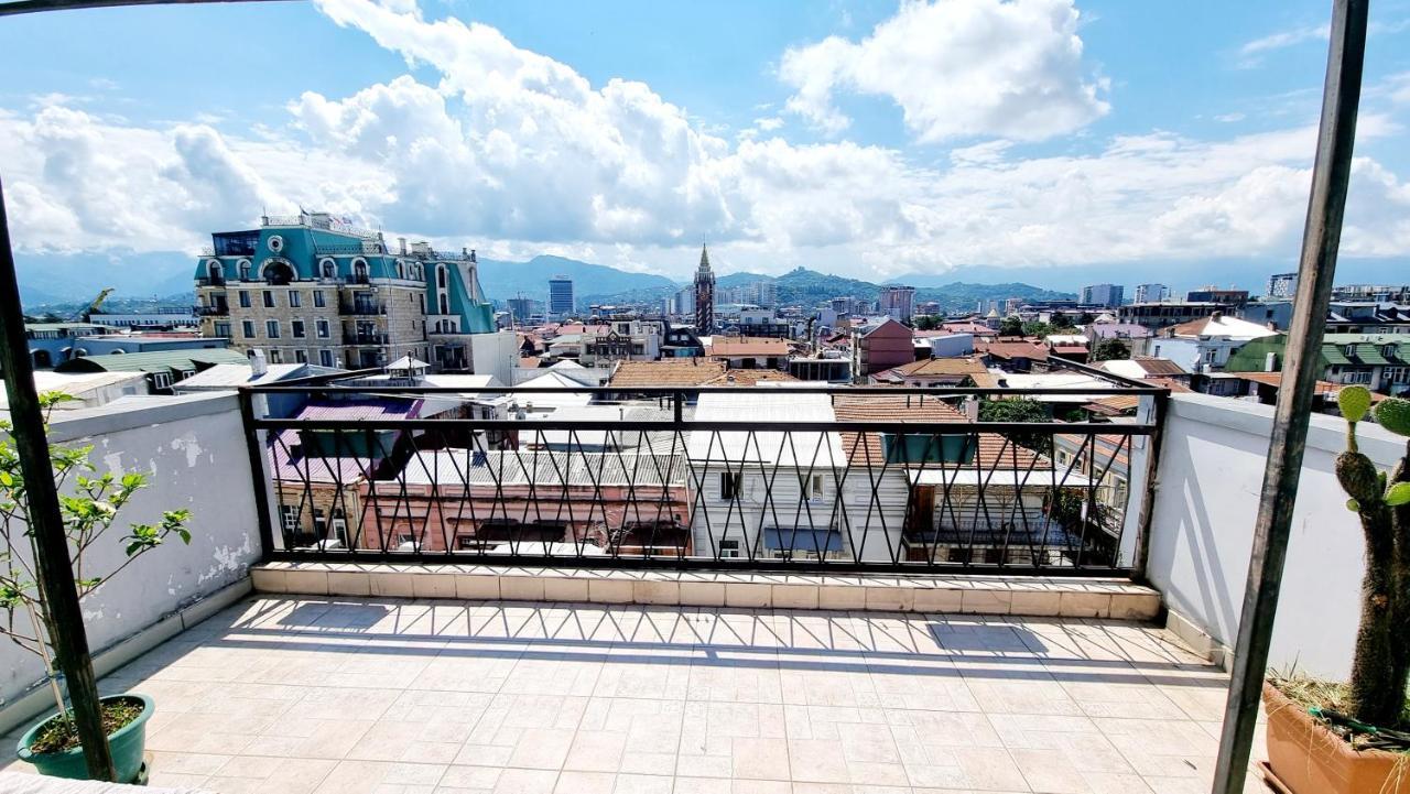 Old Batumi Mgzavrebi Apartments Екстер'єр фото